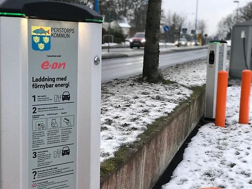 Perstorps Kommun och Eon har flera laddstolpar för elbilar i kommunen.