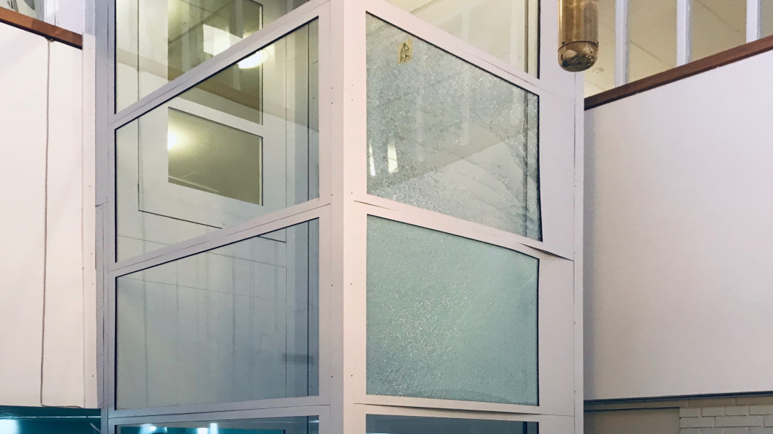 Hissen i kommunhuset entréhall är trasig och kan inte användas under tiden reparation pågår.