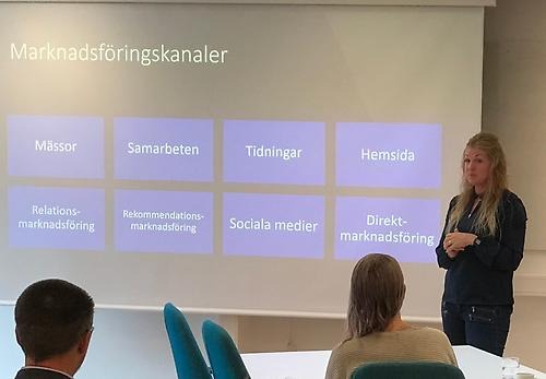 Företagarfrukost 6 september. Marlen Taudien från Nyföretagarcentrum Skåne Nordväst föreläste om marknadsföring på sociala medier.