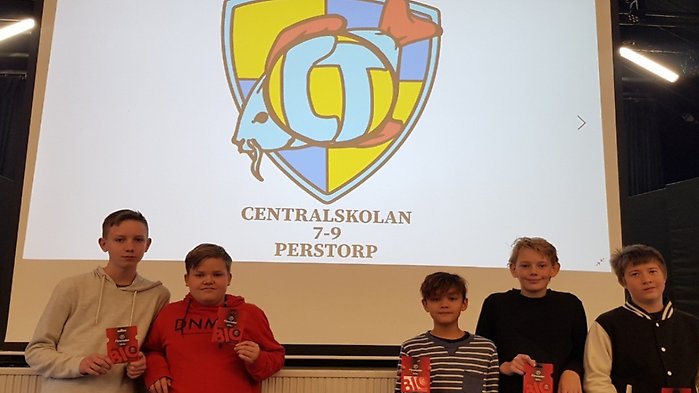 Elever i klass 7B2 på Centralskolan har designat det bidrag som röstades fram som skolans nya logotyp.