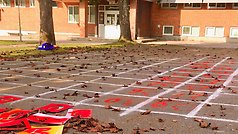 Matteruta som sprejmålats på Centralskolans skolgård. Genom lek ska barnens matteresultat förbättras är tanken.