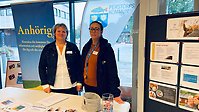 Anhörigkonsulent och demenssamordnare berättar om Perstorps kommuns anhörigstöd under anhörigveckan vecka 40. Platsen är ICA.